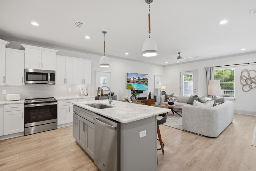 Welcome to Villas on the Fairway and this beautifully designed - photo 4