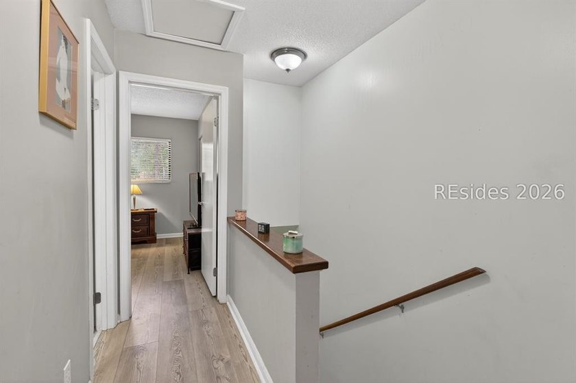 Discover the perfect blend of comfort and convenience in this - photo 8