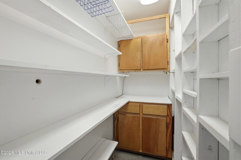 Welcome home to this surprisingly spacious 4 bedroom, 2 bath - photo 11