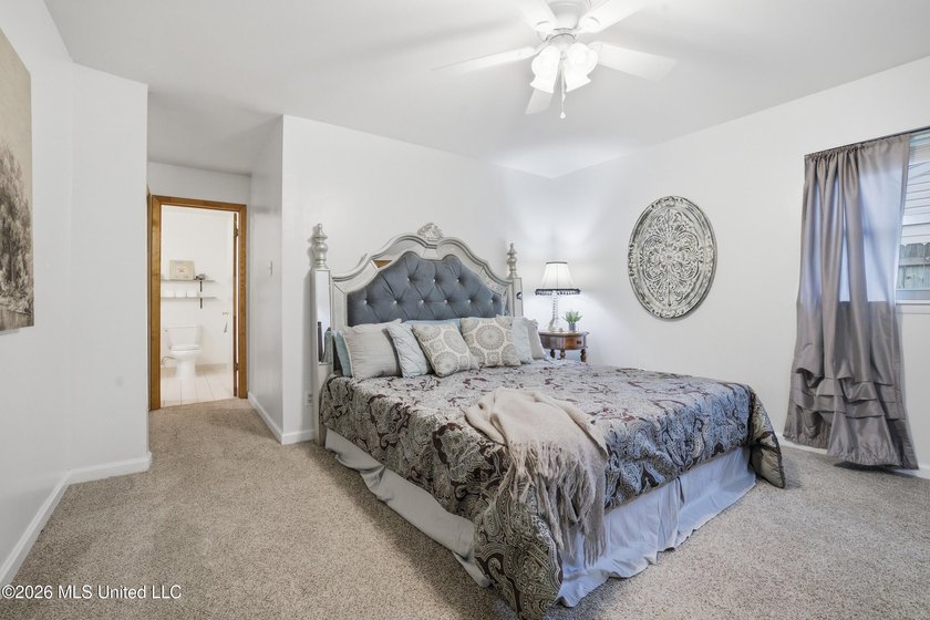 Welcome home to this surprisingly spacious 4 bedroom, 2 bath - photo 22
