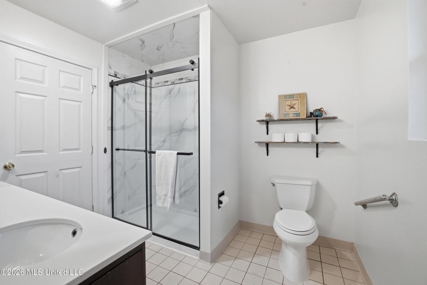 Welcome home to this surprisingly spacious 4 bedroom, 2 bath - photo 27