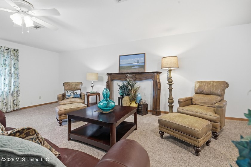 Welcome home to this surprisingly spacious 4 bedroom, 2 bath - photo 33