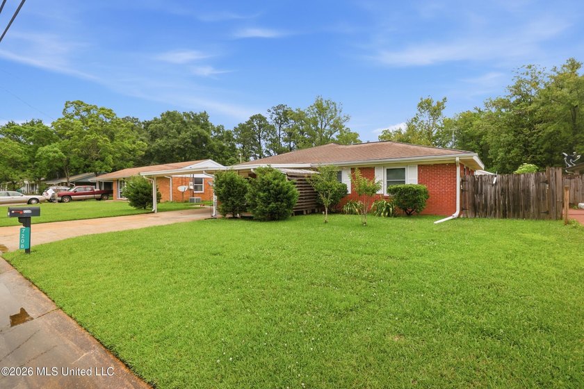 Welcome home to this surprisingly spacious 4 bedroom, 2 bath - photo 38