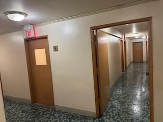 Spacious one bedroom Coop with lots of windows allowing lots of - photo 3