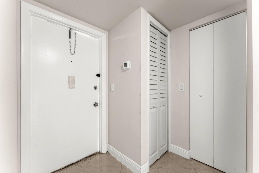 Beautifully renovated 2nd-floor corner unit in the highly - photo 6