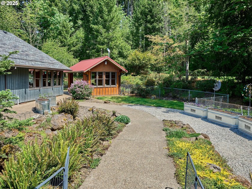 Desirable Multi-Generational Living at Its Finest! This unique - photo 45