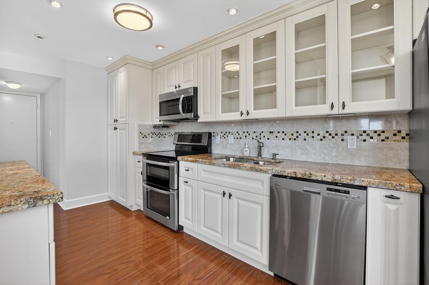 Best Value on the Beach! Rarely does a true beachfront residence - photo 14