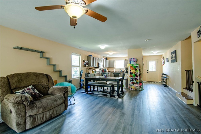 Welcome to 135 Primrose Lane in Camdenton! This beautifully - photo 15