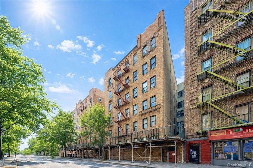 JUST REDUCED!!! FULLY RENOVATED!!! 1-bedroom, 1-bath co-op - photo 16