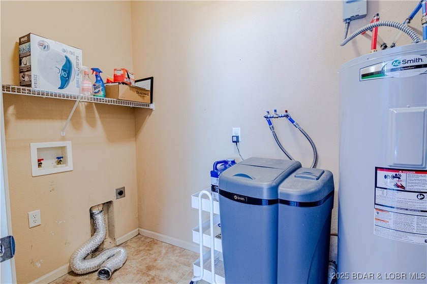 Welcome to 135 Primrose Lane in Camdenton! This beautifully - photo 26