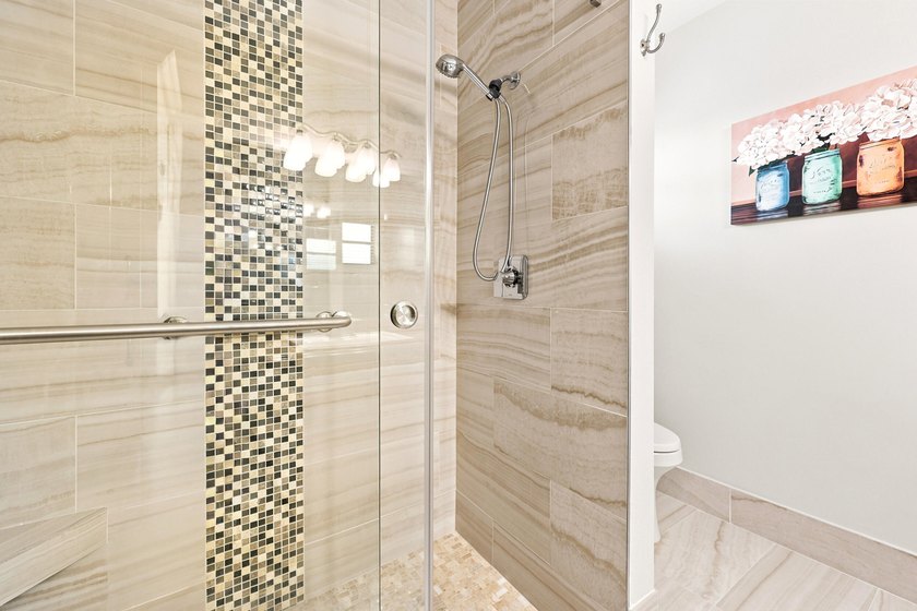 Welcome to this charming 2-bedroom, 2-bathroom villa located in - photo 31
