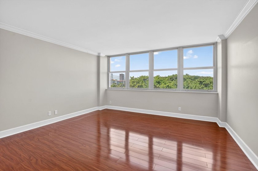 Best Value on the Beach! Rarely does a true beachfront residence - photo 32