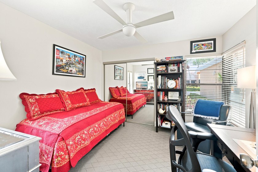 Welcome to this charming 2-bedroom, 2-bathroom villa located in - photo 33