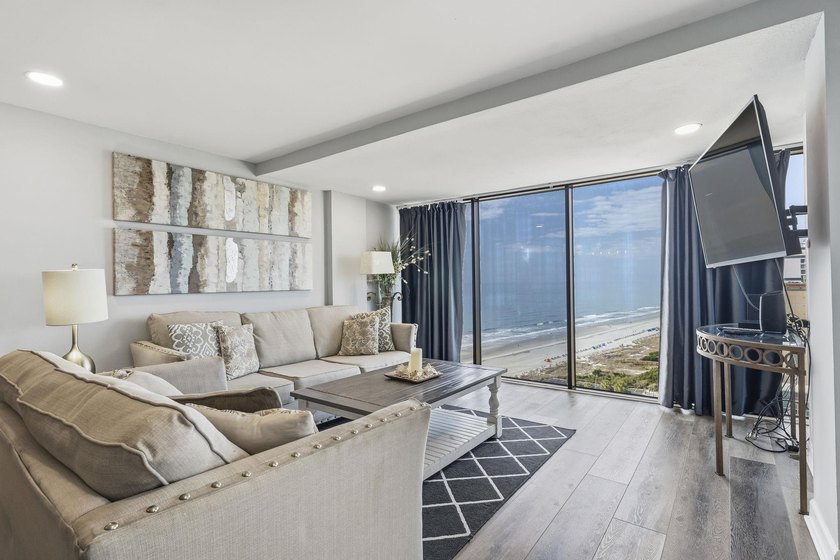 Fully furnished, high-floor oceanfront three-bedroom - photo 2