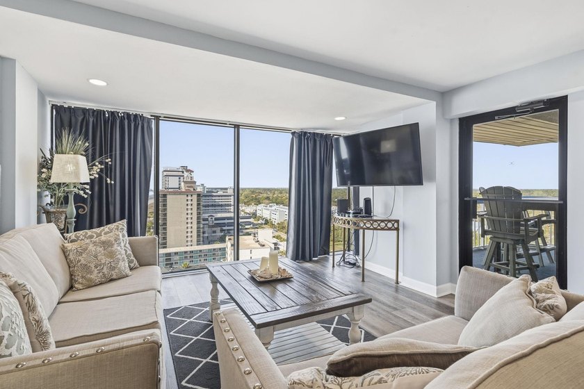 Fully furnished, high-floor oceanfront three-bedroom - photo 4