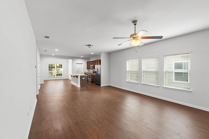 Fantastic home! Affordably priced to sell. This home has so much - photo 6