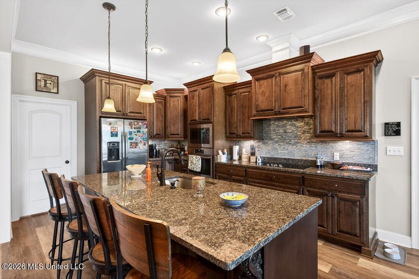 Experience refined Gulf Coast living in this exceptional - photo 11
