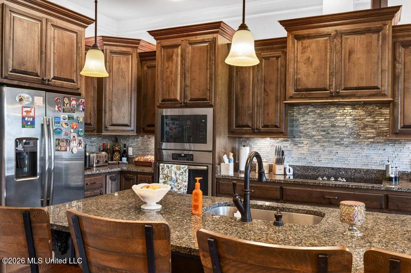 Experience refined Gulf Coast living in this exceptional - photo 12