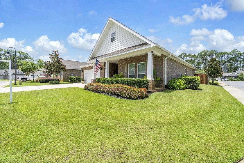 Beautifully maintained home with exceptional outdoor living! The - photo 3