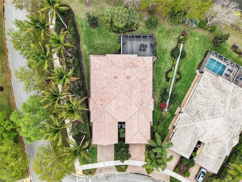 Discover this beautifully updated Capri villa in VillageWalk of - photo 11