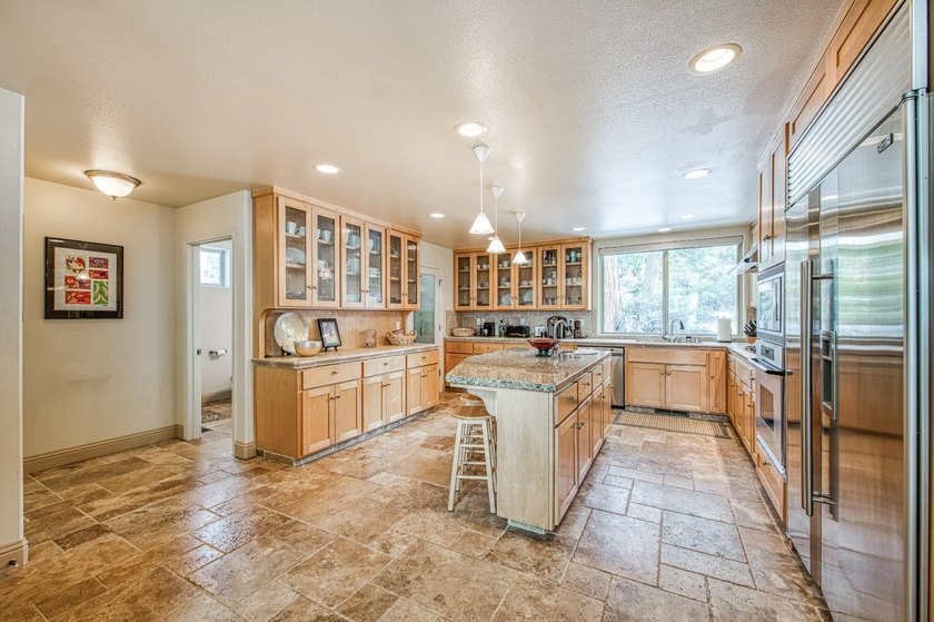 Looking for a spectacular mountain home with breathtaking views - photo 15