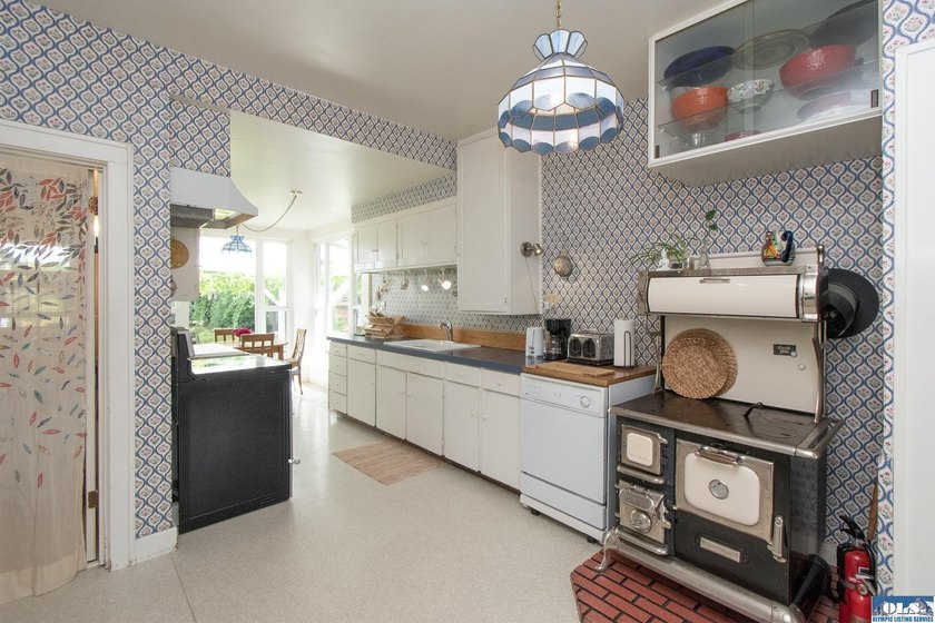A PROPERTY LIKE THIS COMES ON THE MARKET ONCE IN A GREAT WHILE! - photo 15