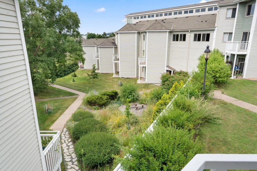 This is the one! Thoughtfully updated and beautifully maintained - photo 10