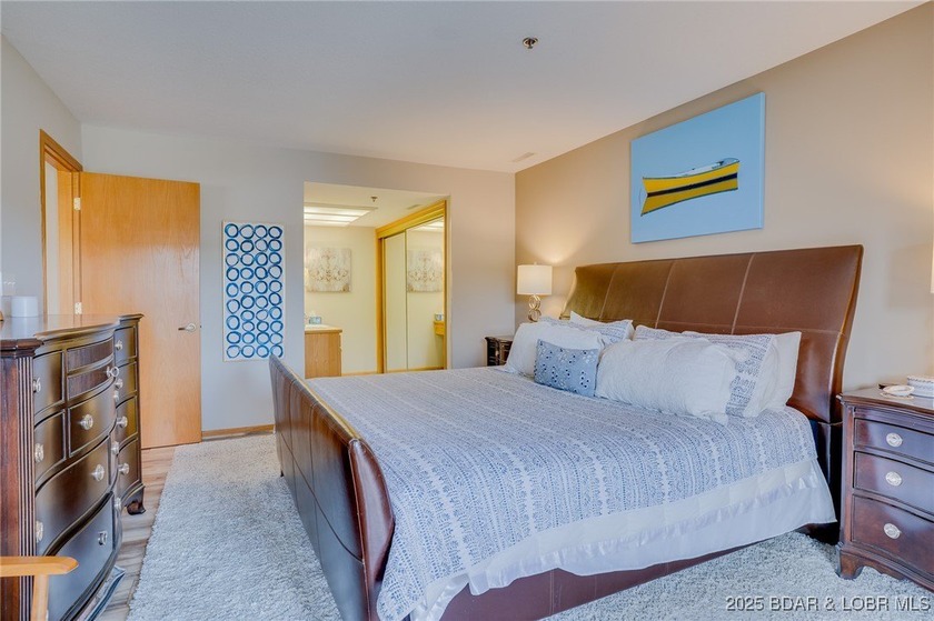 Beautiful, light and bright 2 level condo that feels more like a - photo 24