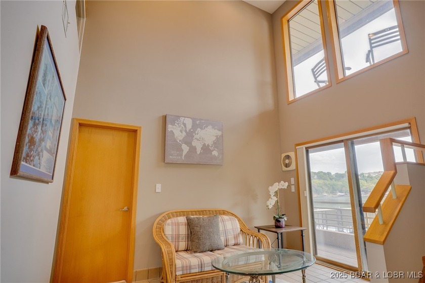 Beautiful, light and bright 2 level condo that feels more like a - photo 28