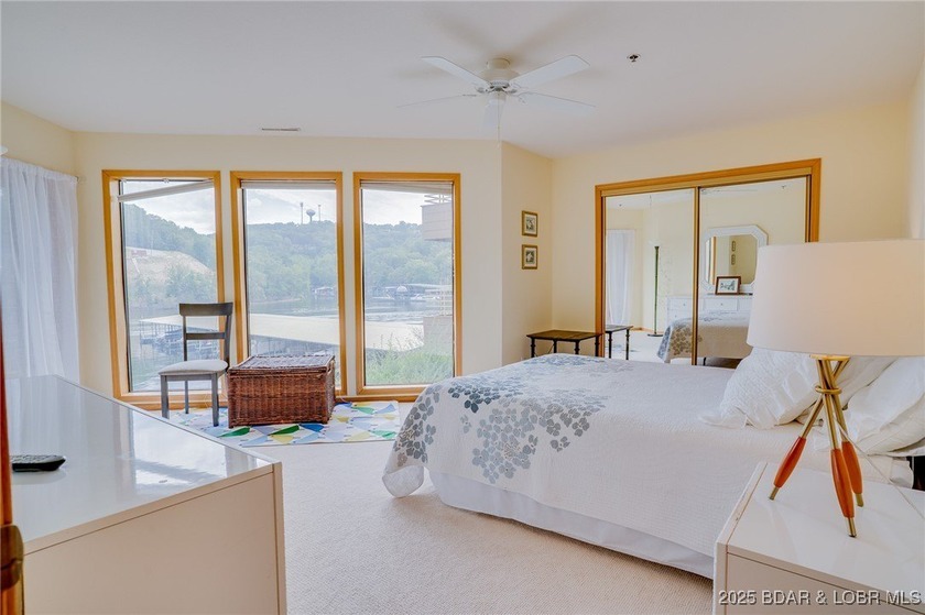 Beautiful, light and bright 2 level condo that feels more like a - photo 30