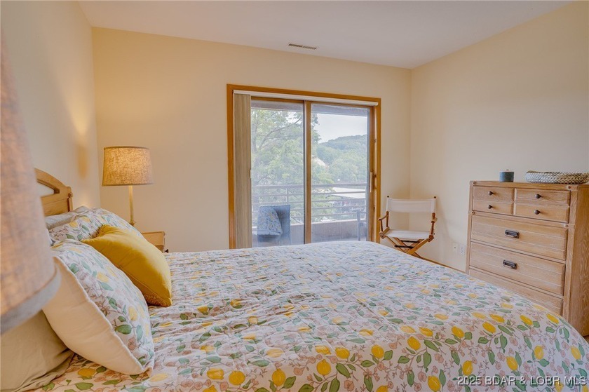 Beautiful, light and bright 2 level condo that feels more like a - photo 33