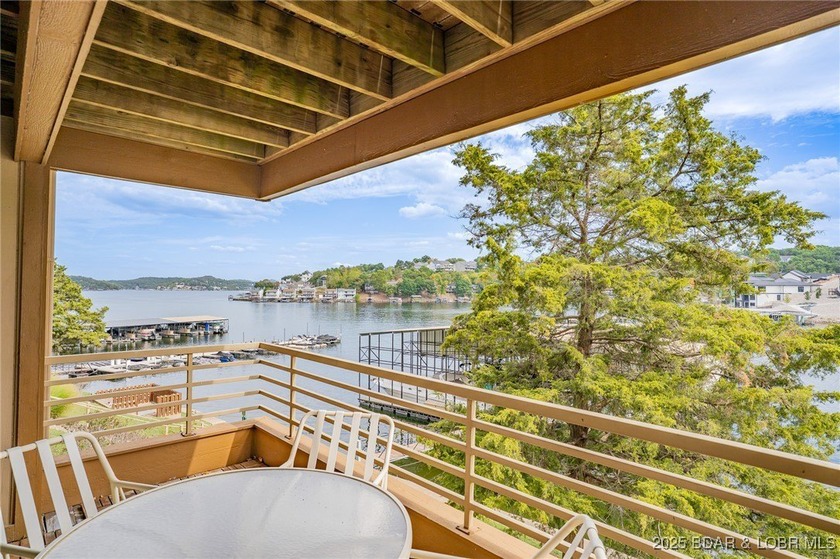 Beautiful, light and bright 2 level condo that feels more like a - photo 36