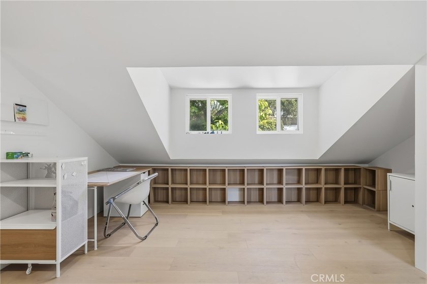 Welcome to 411 Woodcliffe Road, a truly exceptional residence - photo 45