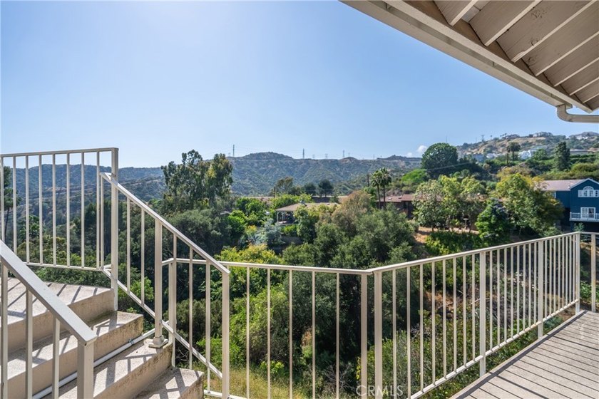 Welcome to 411 Woodcliffe Road, a truly exceptional residence - photo 48