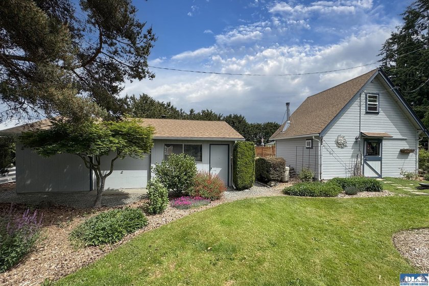 A PROPERTY LIKE THIS COMES ON THE MARKET ONCE IN A GREAT WHILE! - photo 49
