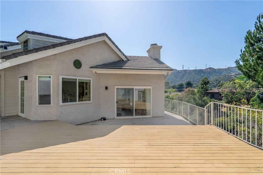 Welcome to 411 Woodcliffe Road, a truly exceptional residence - photo 50