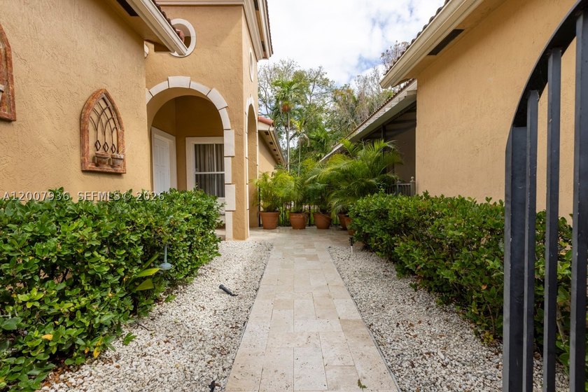 Beautiful one story home in Heron Bay COMPLETELY RENOVATED with - photo 3