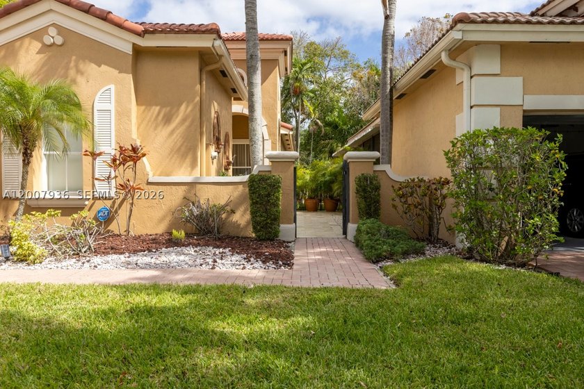 Beautiful one story home in Heron Bay COMPLETELY RENOVATED with - photo 5