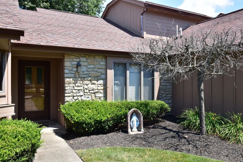 Welcome to Easy Living! This beautiful 2-bedroom, 2-bath - photo 3