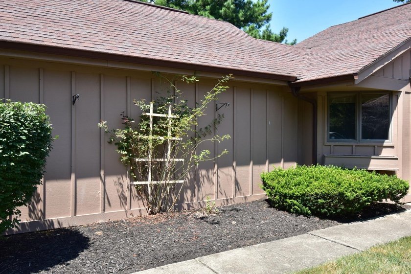 Welcome to Easy Living! This beautiful 2-bedroom, 2-bath - photo 4