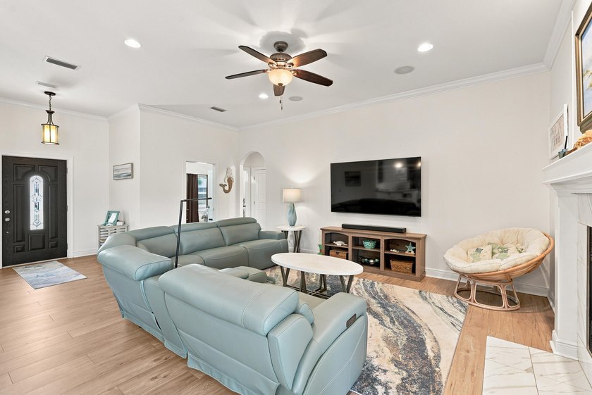 NO HOA | 2014 BUILD | BOAT PARKING | TURN. KEY! Welcome to 424 - photo 9