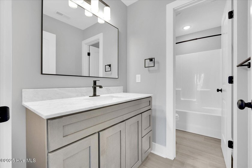 Really nice home for a large family with a fully landscaped huge - photo 12