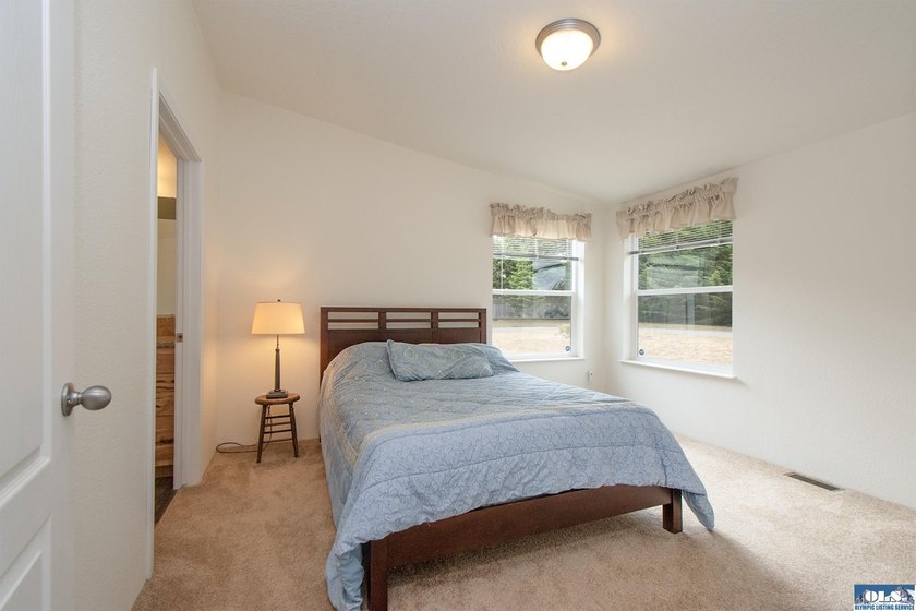 Welcome home! 4 BR, 2 BA home PLUS 2 car detached garage w/ - photo 22