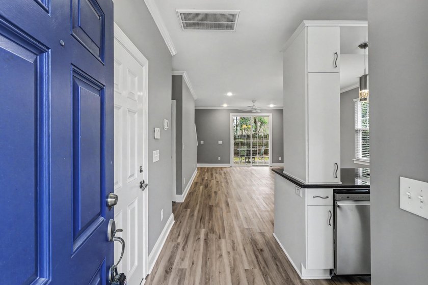 PRICE REDUCTION! MOTIVATED SELLER! Charming 3-bedroom, 2-bath - photo 4
