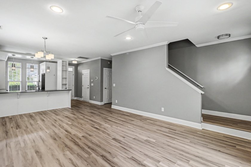 PRICE REDUCTION! MOTIVATED SELLER! Charming 3-bedroom, 2-bath - photo 9