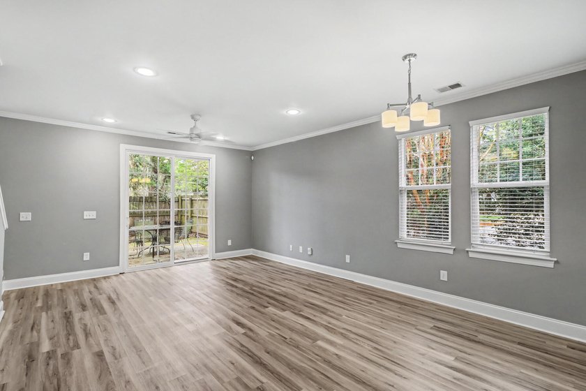 PRICE REDUCTION! MOTIVATED SELLER! Charming 3-bedroom, 2-bath - photo 10