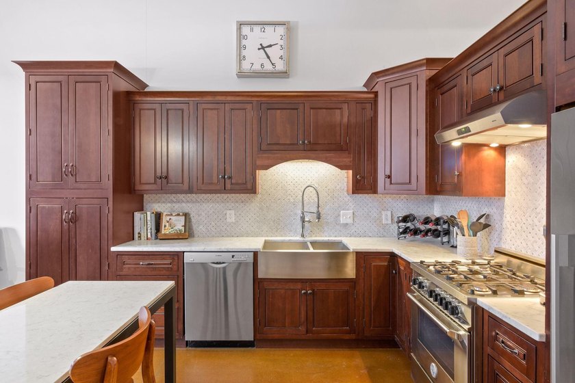 Historic loft living in the heart of Downtown East. This - photo 4