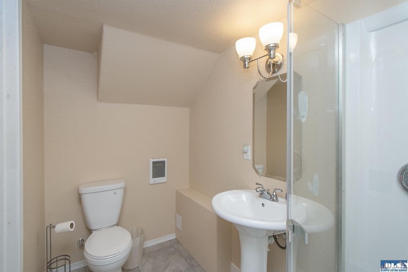 Welcome home! 4 BR, 2 BA home PLUS 2 car detached garage w/ - photo 38