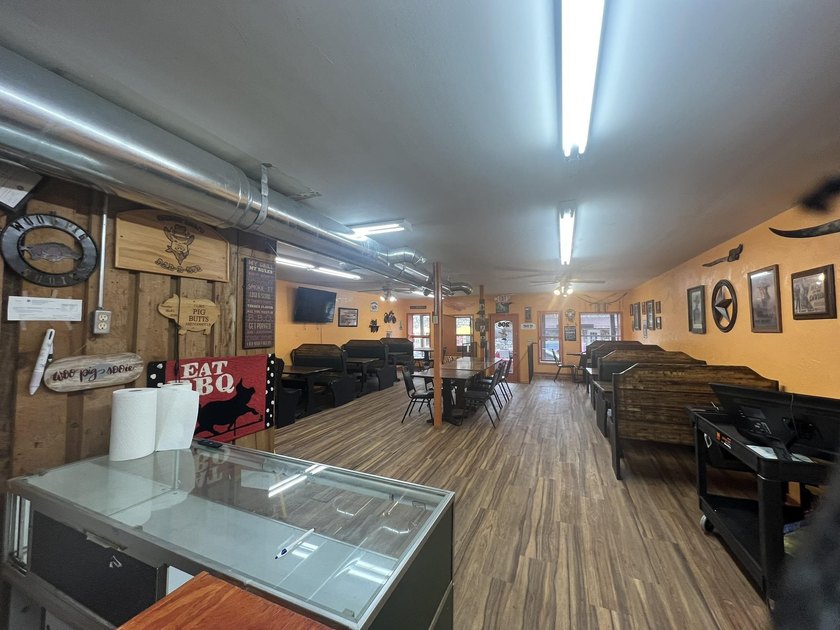 Hardy commercial building on Main St. with unlimited potential - photo 10