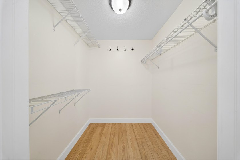 BACK ON MARKET DUE TO PREVIOUS BUYER UNABLE TO OBTAIN FINANCING - photo 20